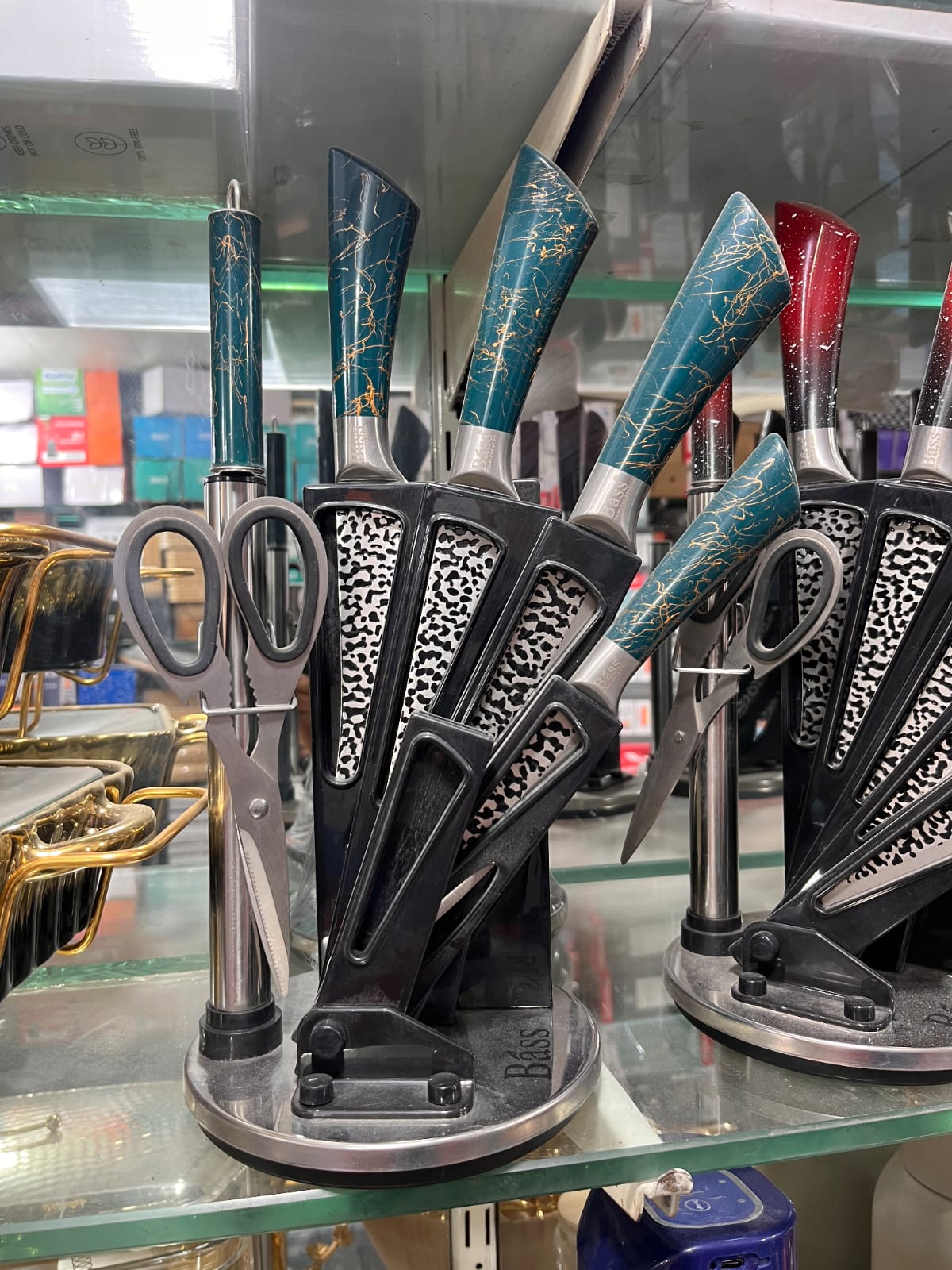 BASS Knife Set -8 Pieces .