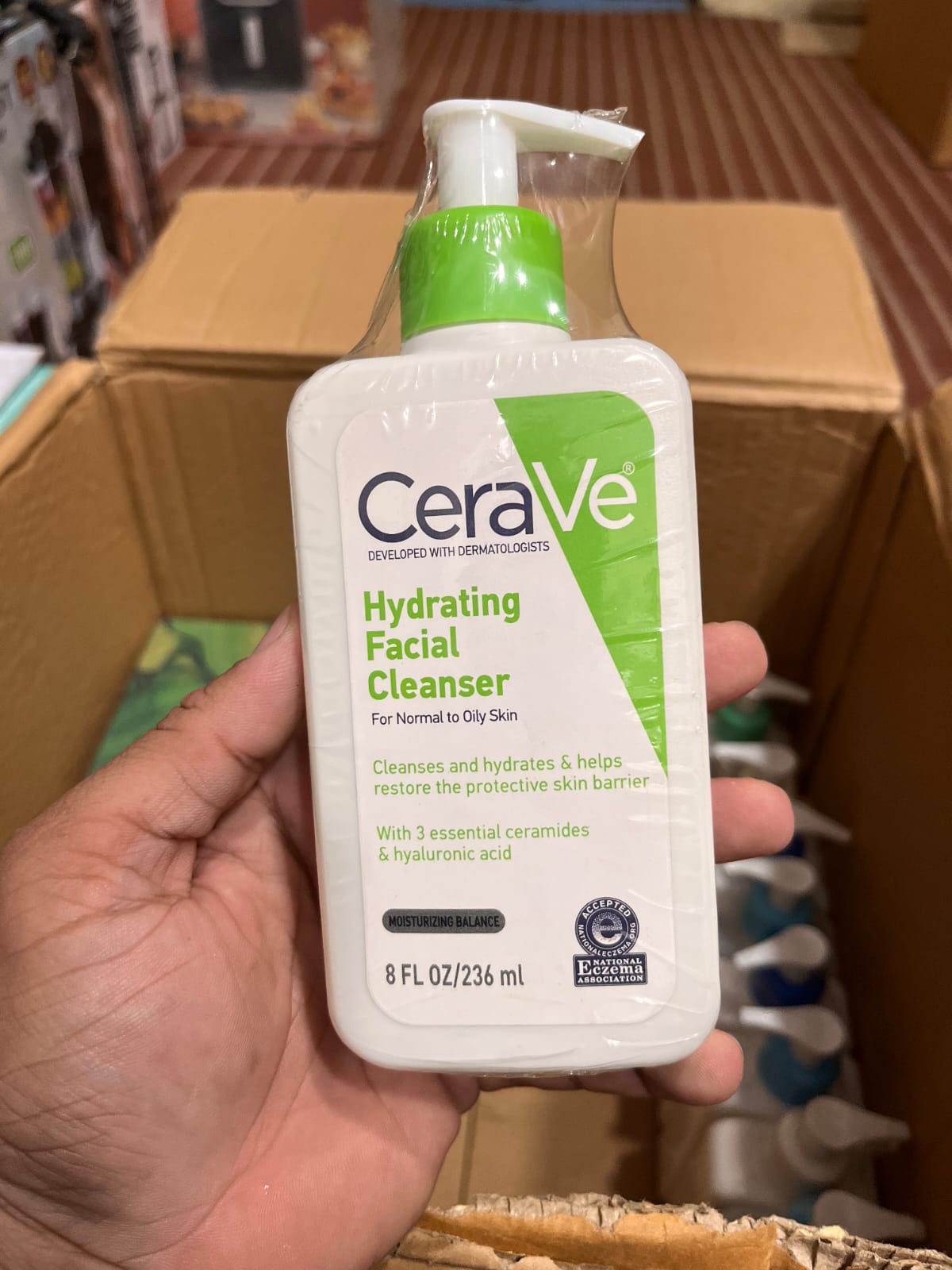 CeraVe Hydrating Facial Cleanser for normal to oily skin in an 8 FL OZ (236 mL) bottle