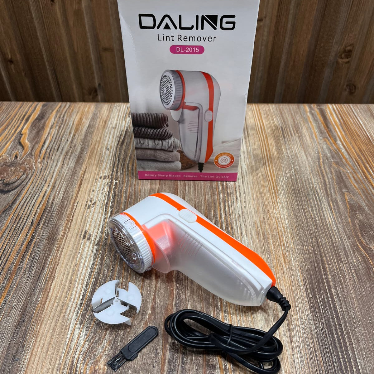 Daling DL-2015 Electric Lint Remover | Corded Fabric Shaver with Rotary Sharp Blades for Clothes, Sweaters & Sofas