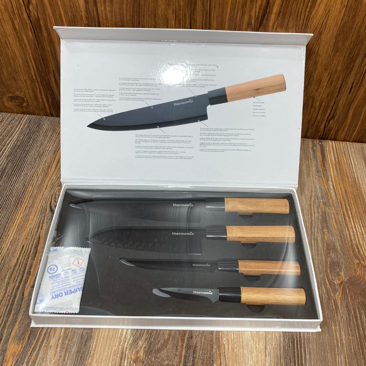 Zillinger Japanese Knife Set 4 Pieces High-carbon stainless steel blades with wooden handles