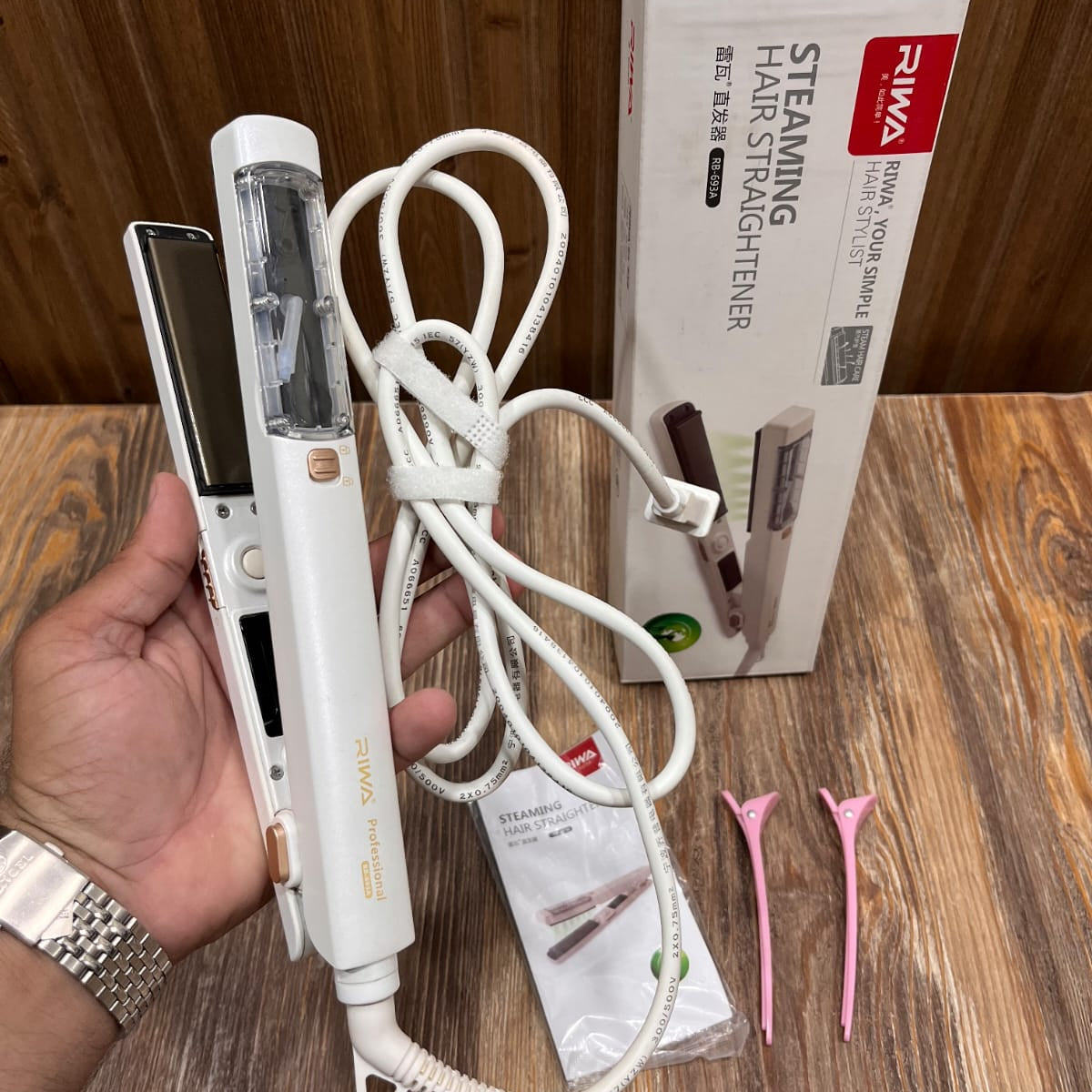 RIWA Professional Steaming Hair Straightener RB-693A – Salon Style Sleek Hair