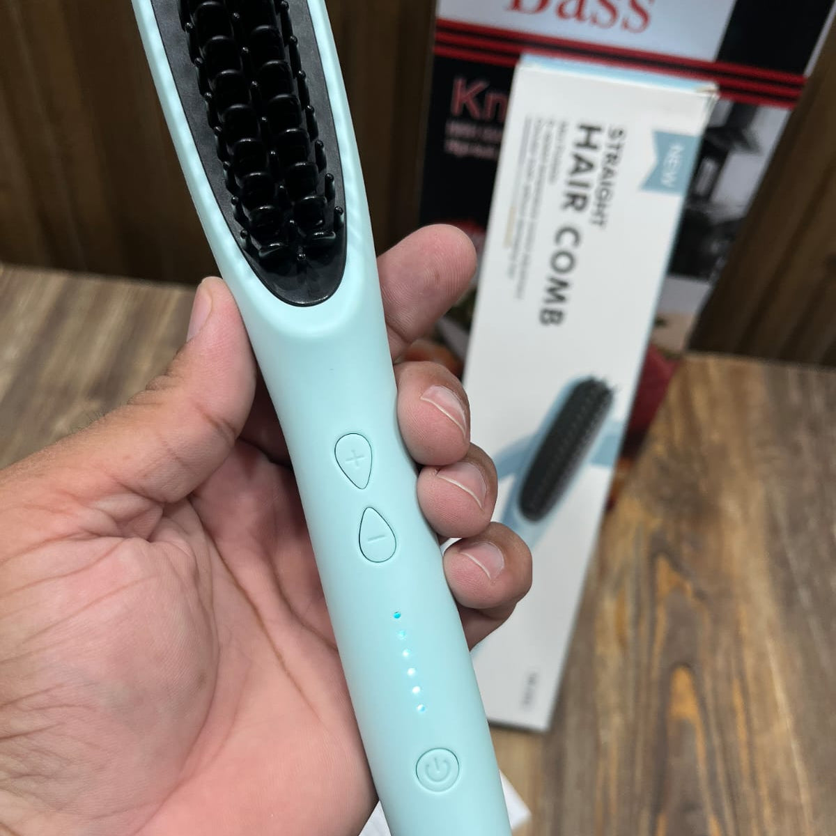 Straight Hair Comb – Ceramic Hair Straightening Brush | 6-Speed Temperature Control (Model RW-Z551)