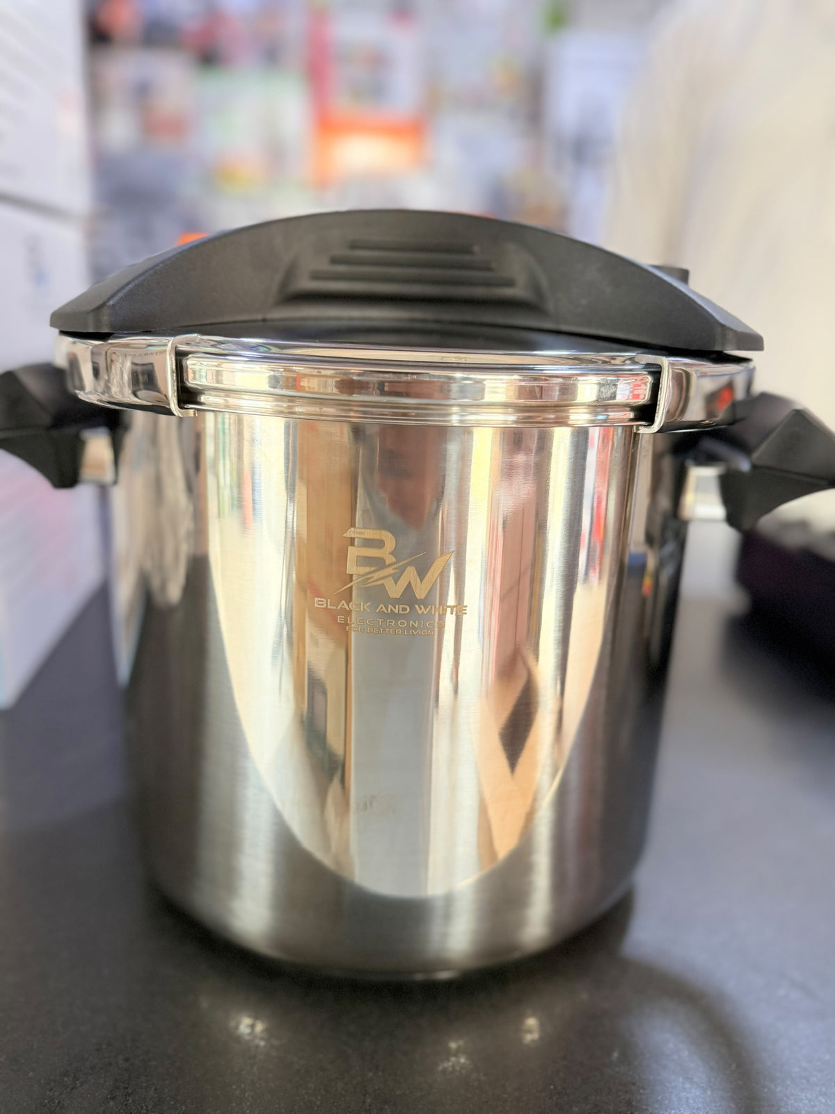 Black & White 12L Stainless Steel Pressure Cooker 26cm SSG-02